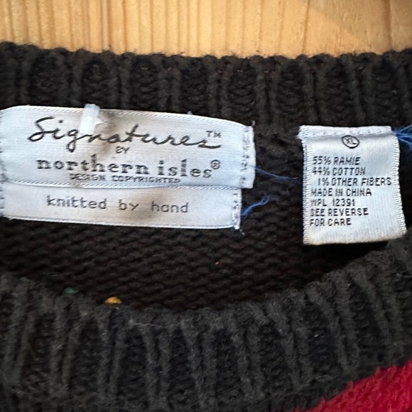 Vintage Signature by Northern Isles Hand Knit Christmas Sweater Size XL - Picture 5 of 8